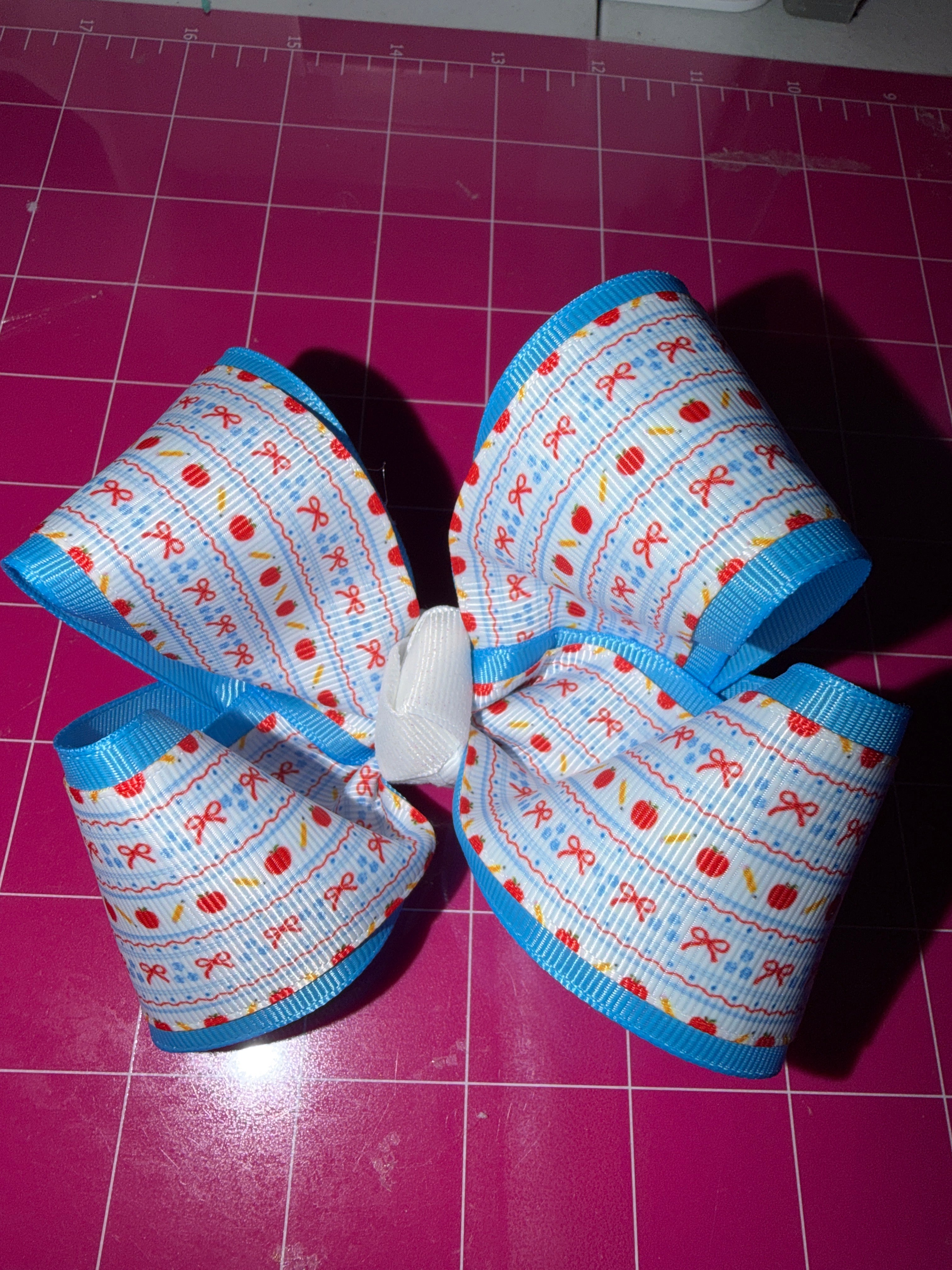 Pencil/Apple Hairbow