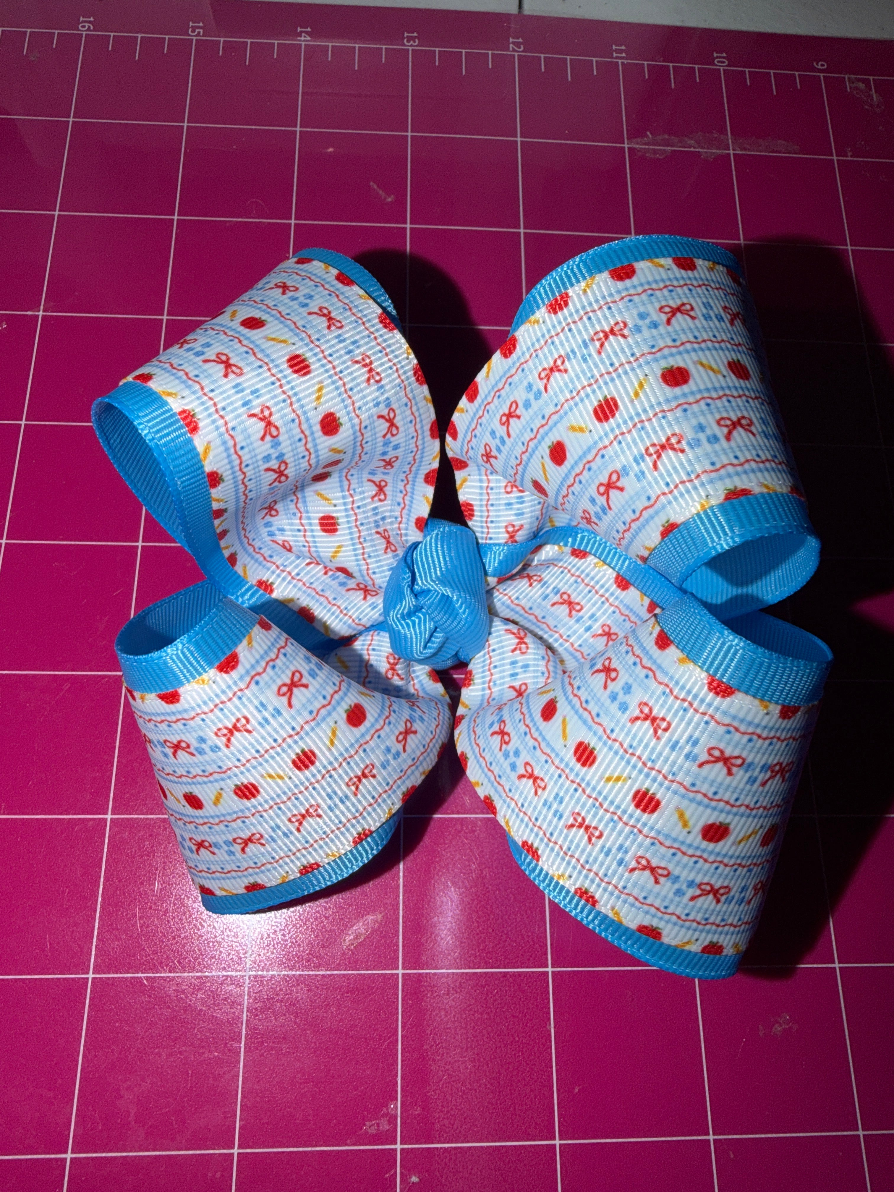 Pencil/Apple Hairbow